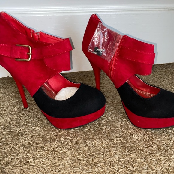 Red and black platform heels - Picture 6 of 6